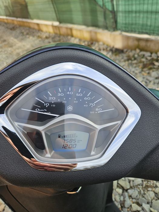 Vand scuter , cu km putini