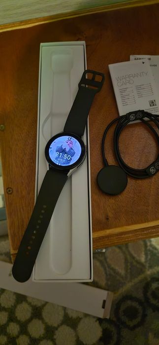 Samsung smart watch 4 si samsung gear s3 frontier