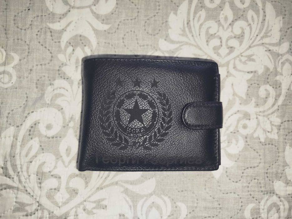 Гравирано мъжко портмоне от естествена кожа