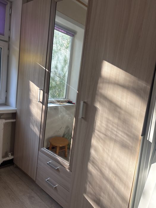 Продам шкаф плательный с полками
