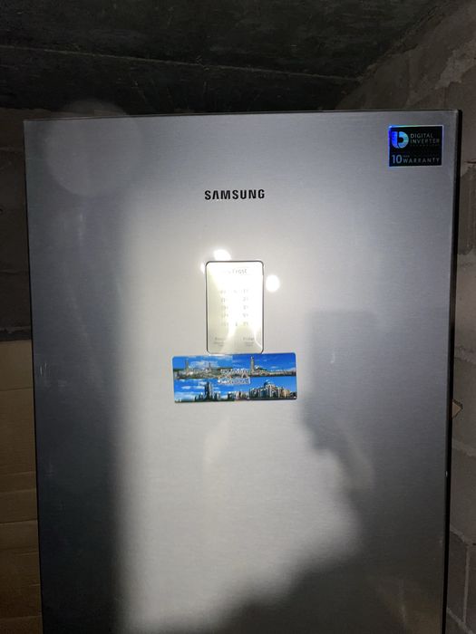 Холодильник Samsung