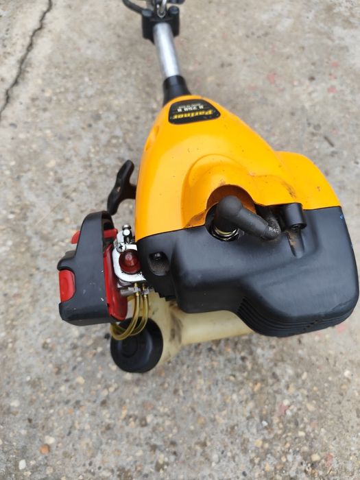 Motocoasa Partner B250B
