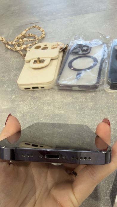 Продавам Iphone 14 pro