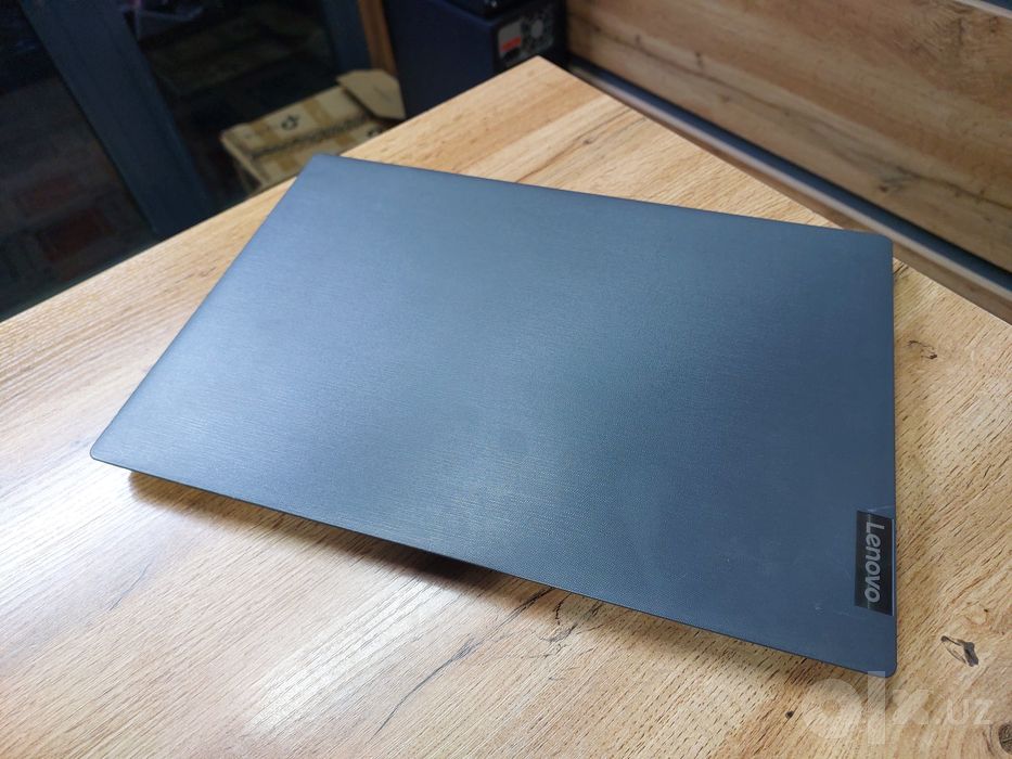 Ofisniy noutbuk Lenovo Holati ideal