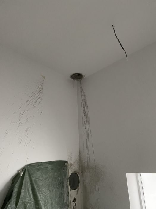 Gauri hote , evacuare centrale , aerisiri , treceri tubulaturi sanitare si electrice , etc.