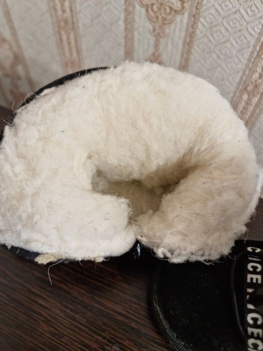 Продам детские угги