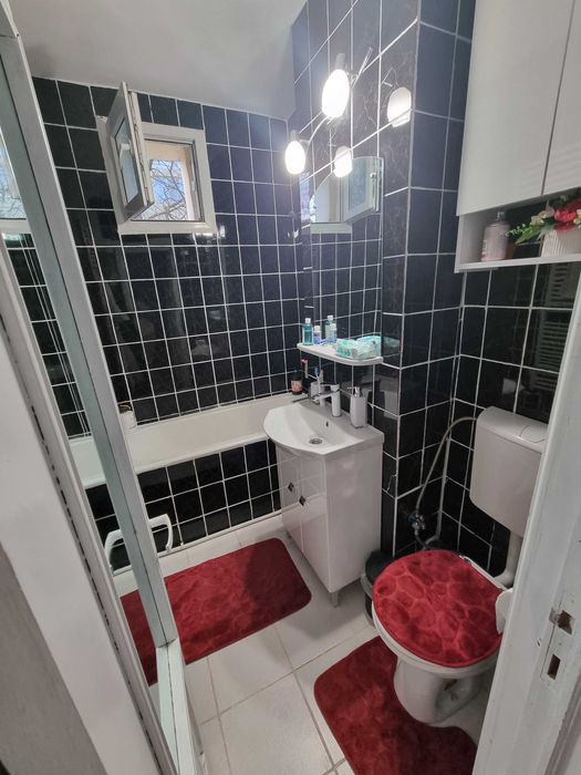 Apartament 3 camere - semidecomandat - etaj 1 - Micro 17