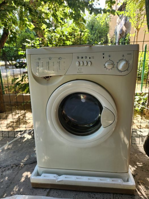 Стиральная машина Indesit