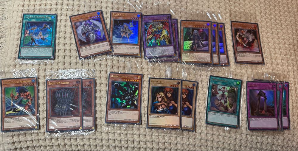 Yugioh- lost art карти и кутия с лъскави карти