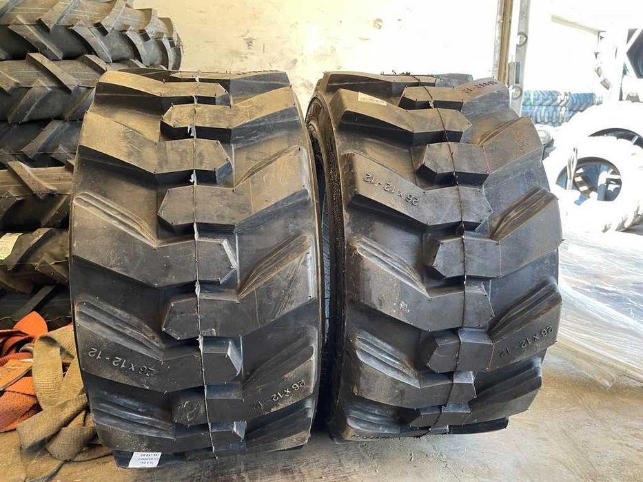 Anvelope noi industriale 26x12-12 cu 8 pliuri pentru bobcat marca BKT