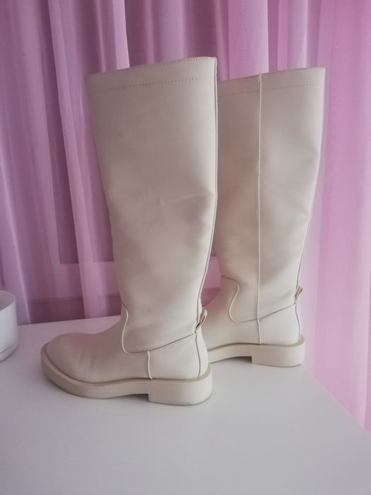 Дамски ботуши със мека анатомична стелка ZARA