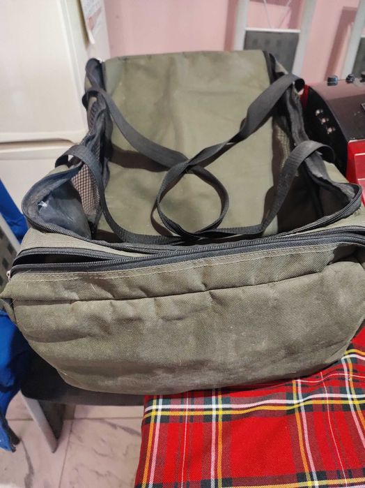 Лодка за захранка и нанасяне на въдици