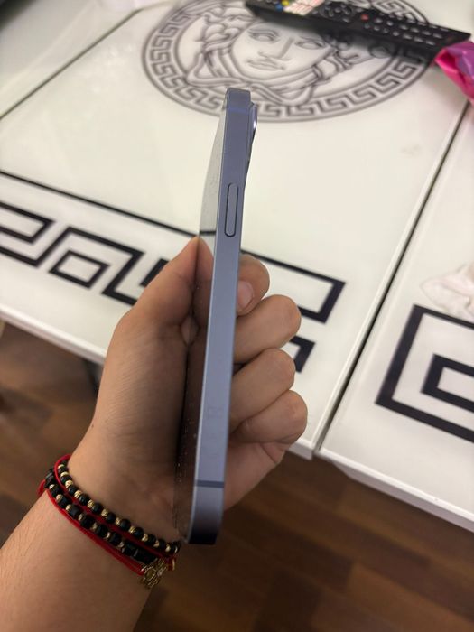 Vând IPhone 14 blue