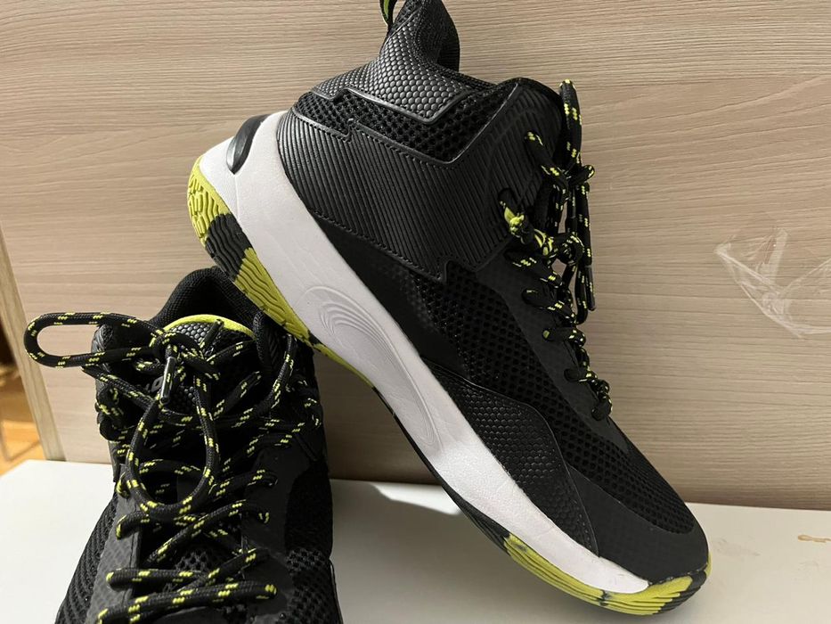 Баскетбольные кроссовки