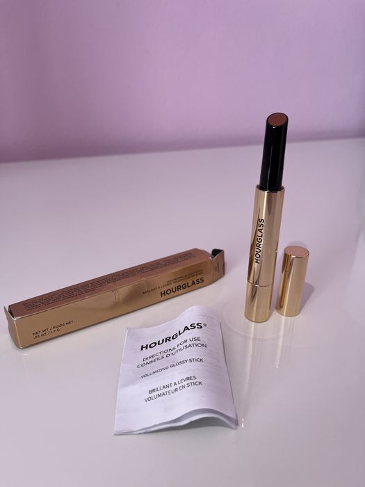 Hourglass Phantom Volumizing Glossy Balm