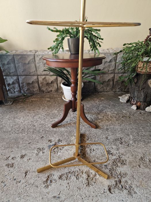 Прекрасна антикварна италианска бронзова закачалка