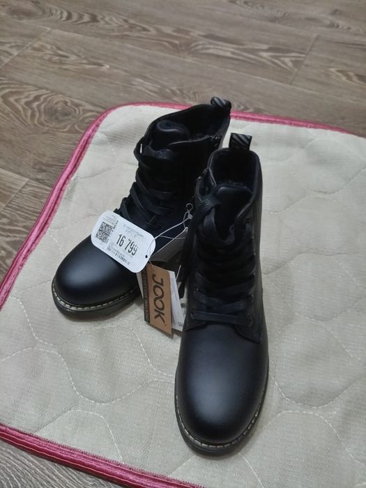 Ботинка новый осенный.