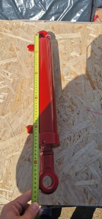 Cilindru hidraulic plug reversibil dublu sens 55 cm între centri gauri