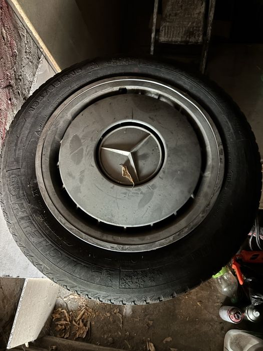 Шины с дисками и колпоками