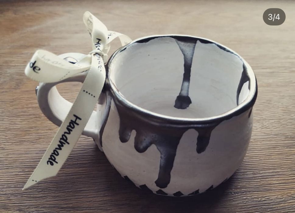 Set de 7 căni din ceramică, realizate manual (handmade).