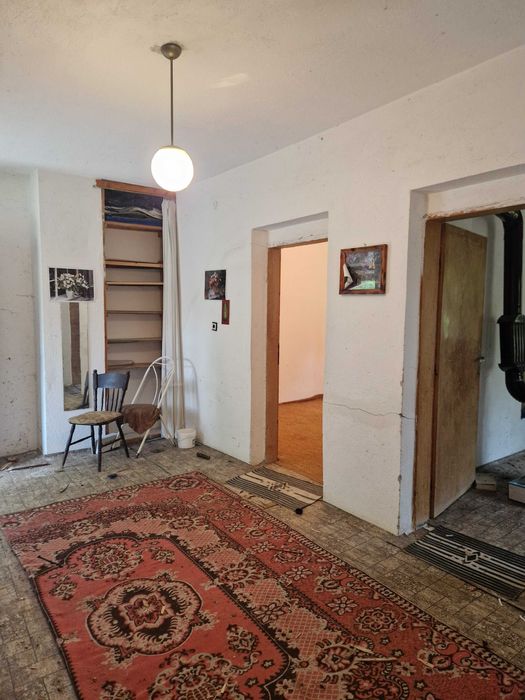 Двуетажна къща в с. Чехларе