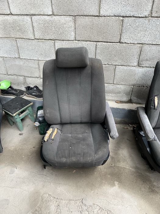 Сиденье е 34 перед зад