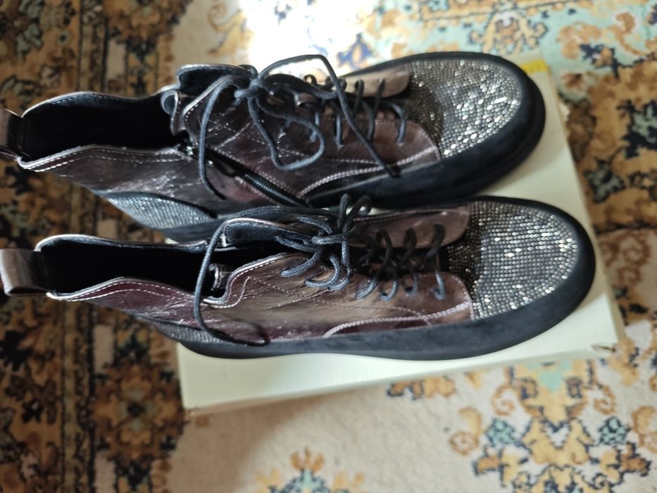 Женская обувь ботинки р.41