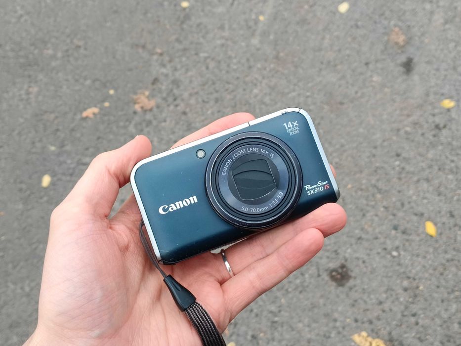 Цифовой фотоаппарат Canon