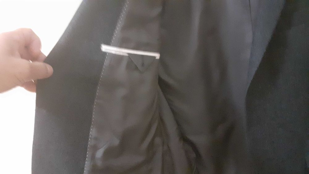 Vind sacou barbatesc, iarna, stofa lina, marime 52, stare perfecta.