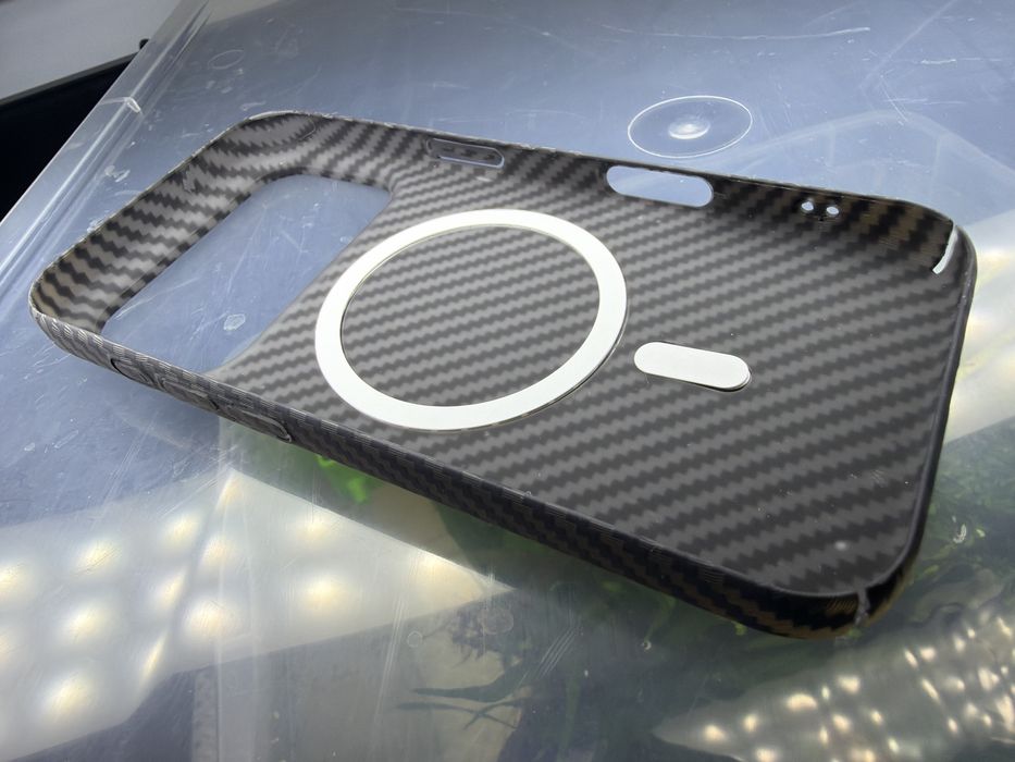 Iphone 17 Pro карбоновый чехол с magsafe