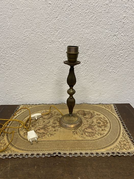 Настолна лампа месинг класически стил Италия 1955 1965