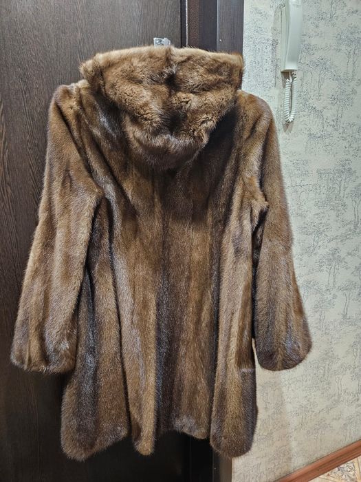 Продам норковую шубу