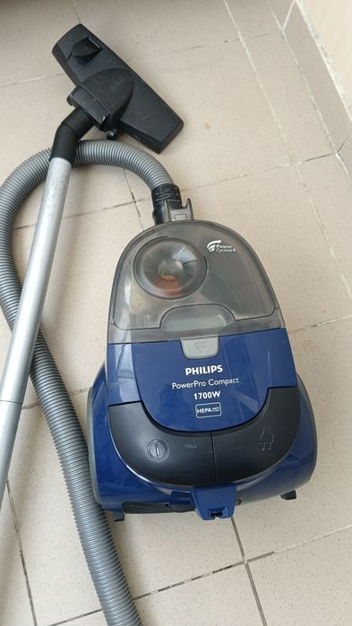 Пылесос Philips 1700w