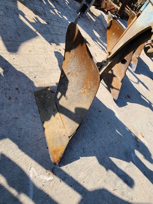 Plug Ebro reversibil  3 brazde