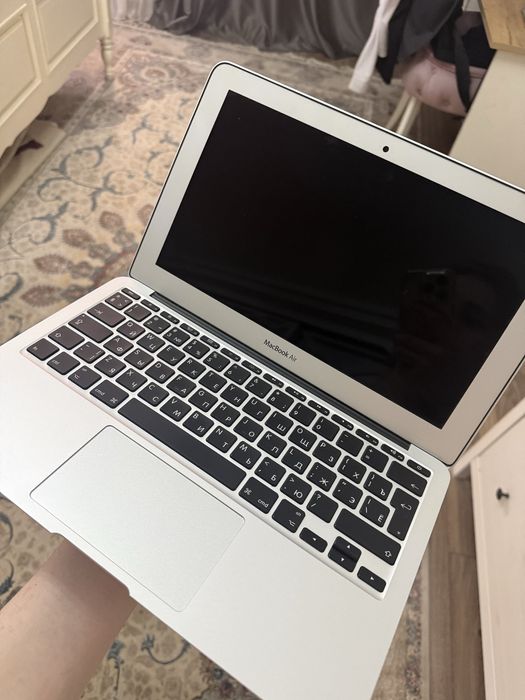 MacBook Air 11” A1465 (EMC 2924)