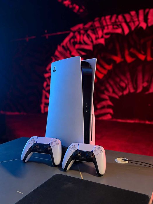 PlayStation 5 + 2 геймпада