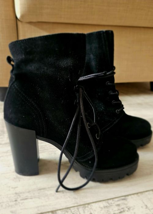 Ghete piele intoarsa