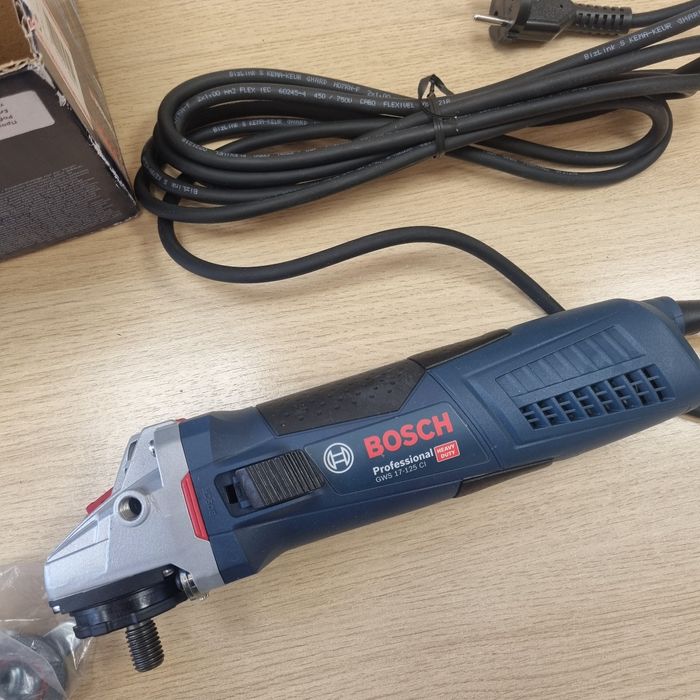 Ъгрошлайф Bosch GWS 17