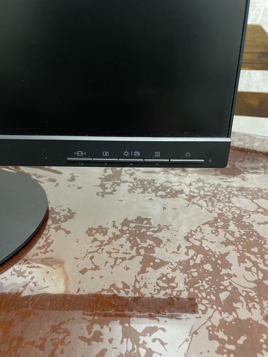 Монитор 60гц  в отличном сосотянии