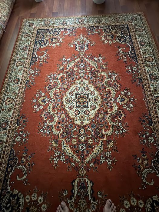 Продам ковер хорошего состояния