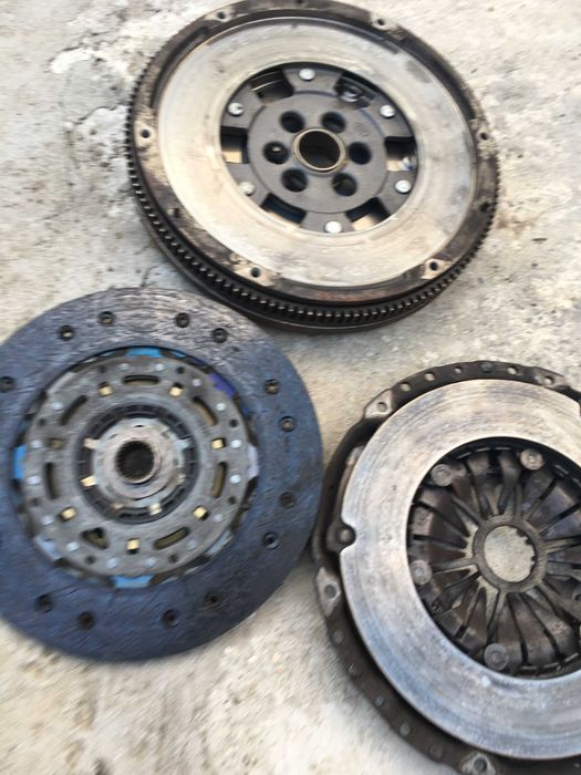 Kit ambreiaj golf 5 skoda 2 touran 2.0 BKD disc placa volanta