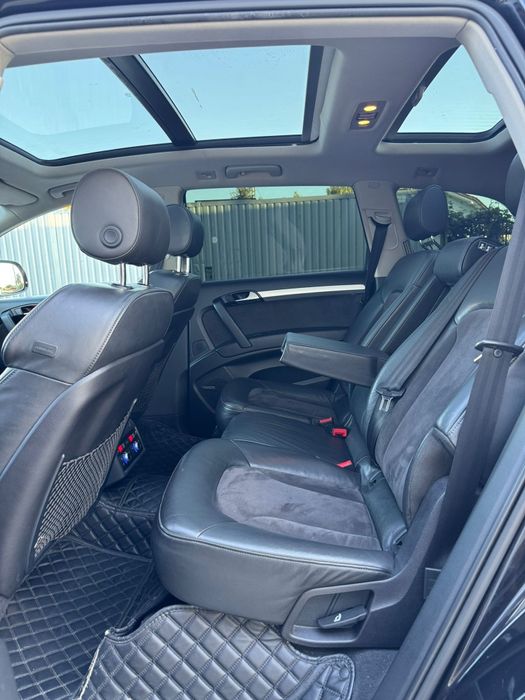 Vând Audi Q7 2011