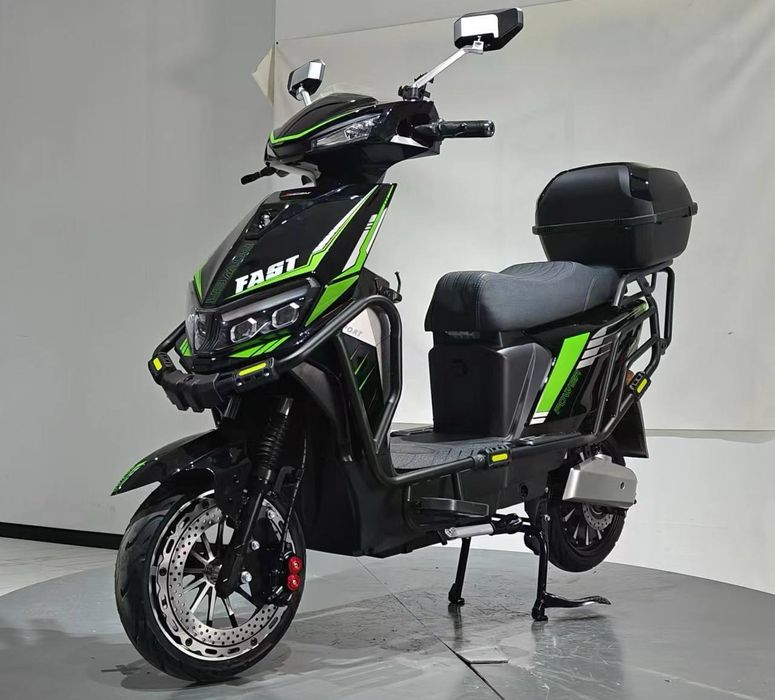 Новый электронный скутер Skillmax