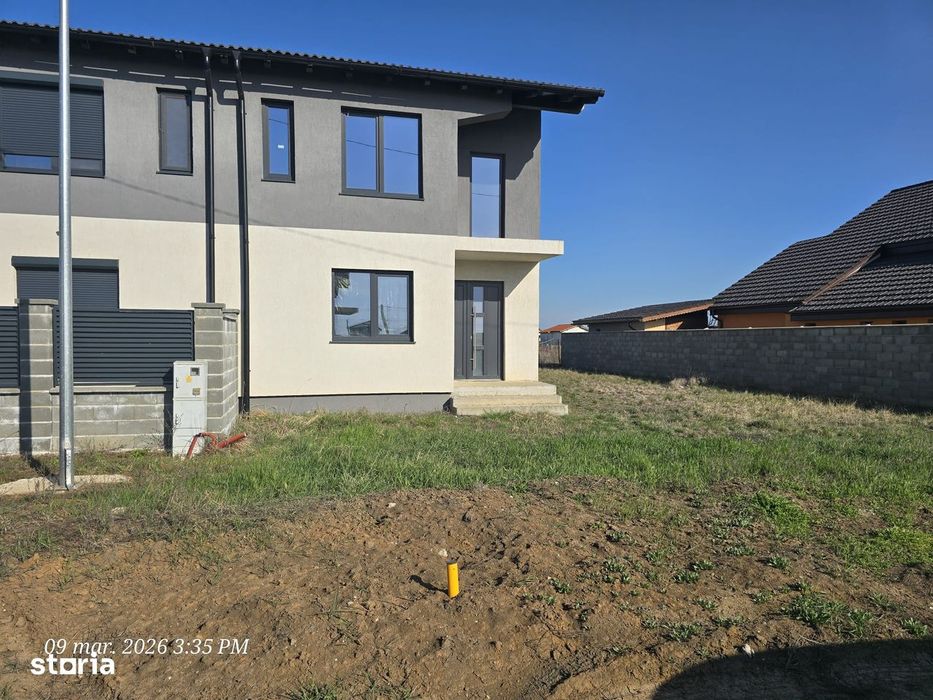 Duplex modern în Sânandrei – spațiu generos, teren mare!