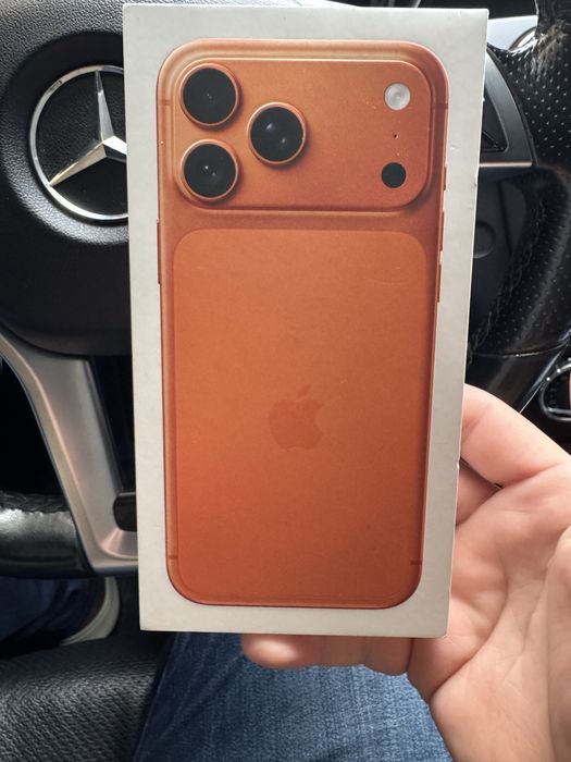 Iphone 17 pro max orange