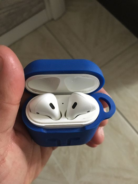 Срочно продам эйрподс 1поколения