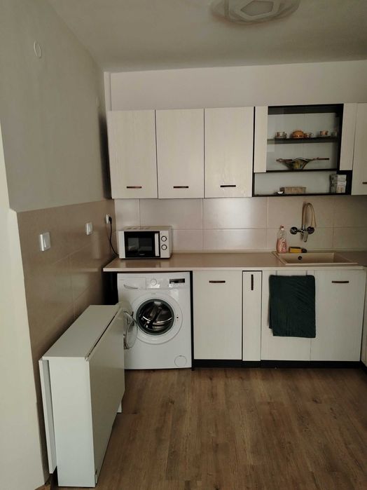 Дава се под наем Тристаен апартамент в Пловдив, Остромила - 80 кв.м за 598.23 € - Снимка #1