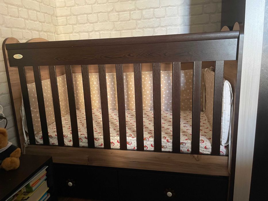 бебешко легло  / кошара