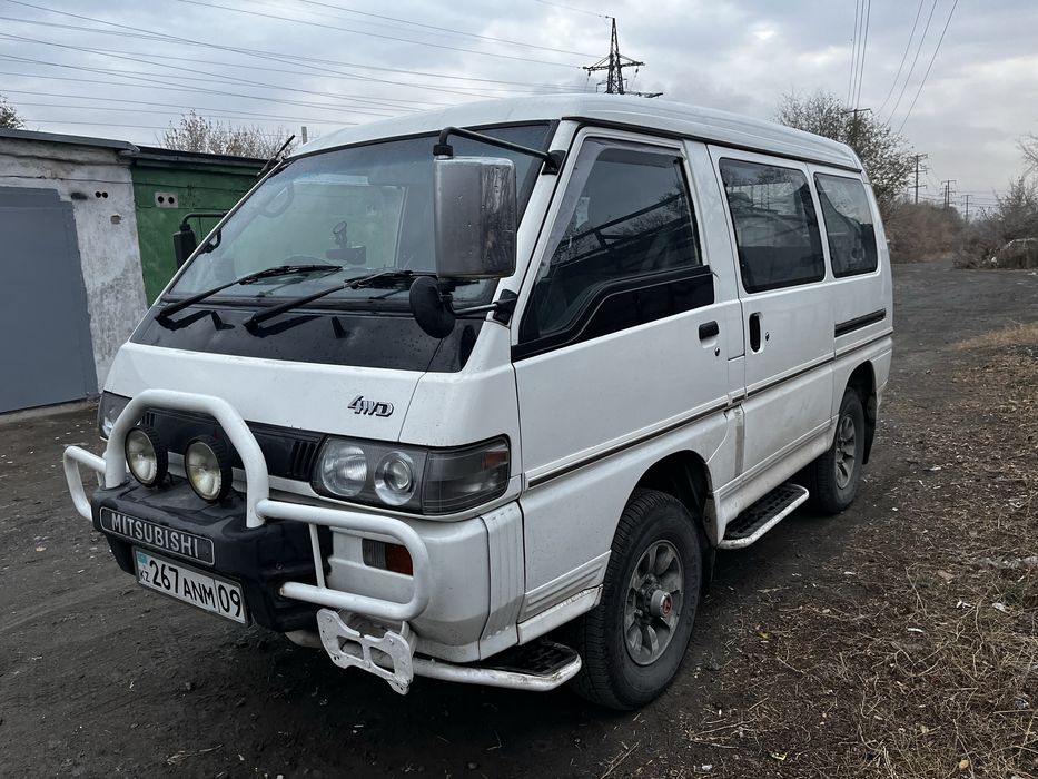 Митсубиси Делика