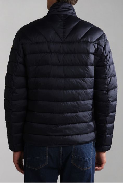 Продавам ново зимно яке NAPAPIJRI Размер L